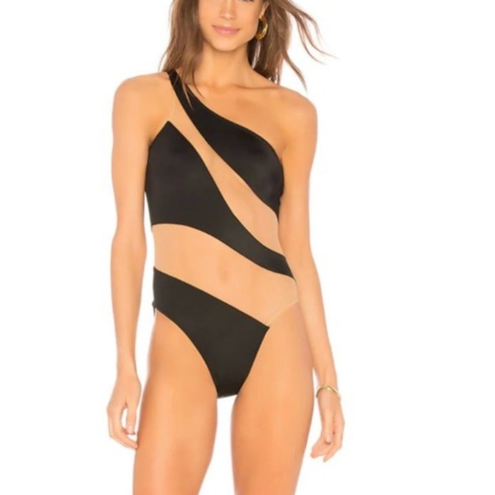 One-Shoulder Black Swimsuit